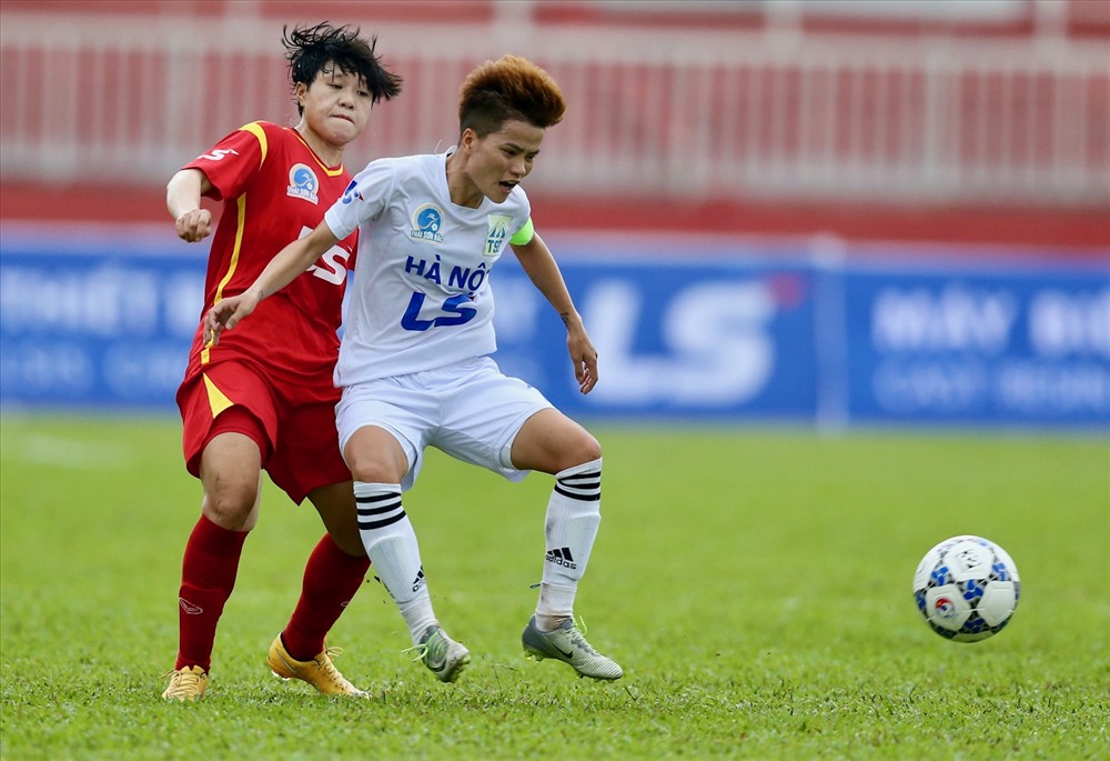 giành được 1 điểm trong trận đấu với TP.HCM I, Hà Nội tiếp tục duy trì ngôi đầu bảng.