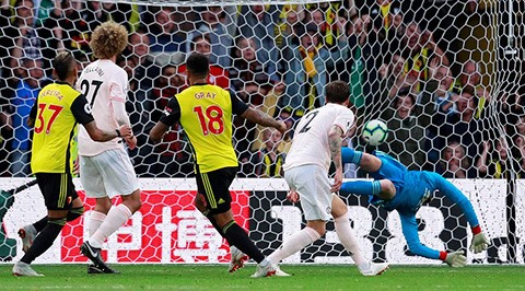 Gray thắp lại hi vọng cho Watford. Ảnh: Getty.