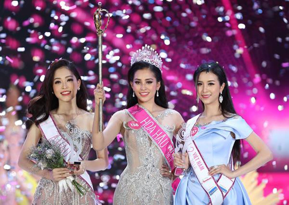 Top 3 Hoa hậu Việt Nam 2018 (từ trái qua): Á hậu 1 Bùi Phương Nga, Hoa hậu Trần Tiểu Vy, Á hậu 2 Nguyễn Thị Thuý An.