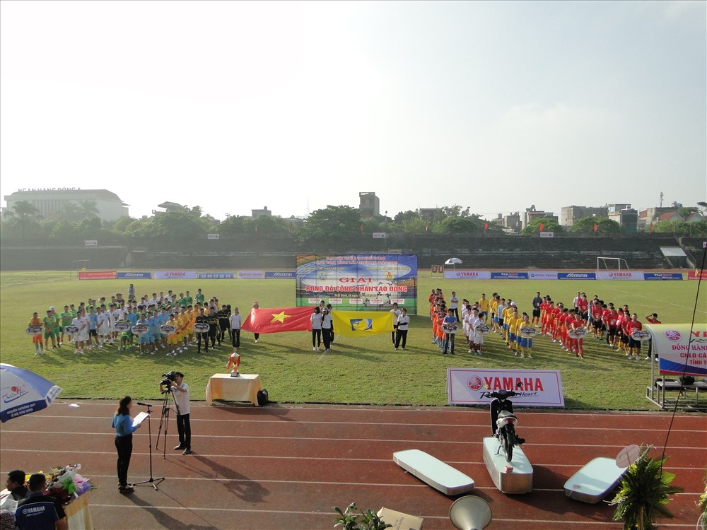 Các trận đấu bóng đá trong Đại hội thể dục thể thao tỉnh Thái Bình chỉ diễn ra vào cuối tuần để không ảnh hưởng việc sản xuất của doanh nghiệp, công việc của công nhân.