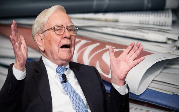 Warren Buffett bắt đầu xây dựng đế chế hàng tỉ USD của mình bằng công việc đầu tiên là hằng ngày đi giao báo cho tờ Washington Post ở tuổi 13.