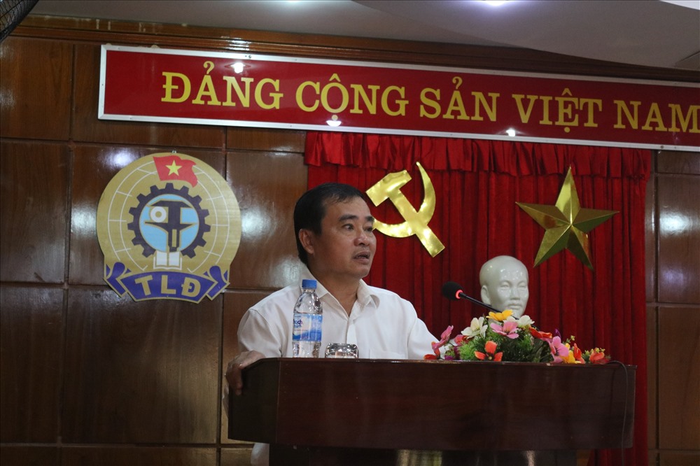 Chủ tịch LĐLĐ tỉnh Quảng Nam phát biểu tại Hội nghị. Ảnh: Đ.V