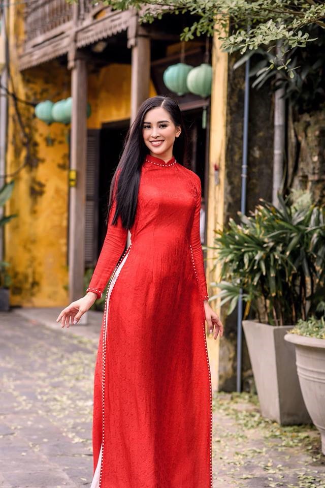 Trần Tiểu Vy chính thức được gọi tên cho chiếc vương miện cao quý nhất Hoa hậu Việt Nam 2018. Ảnh: Ngọc Hân. 