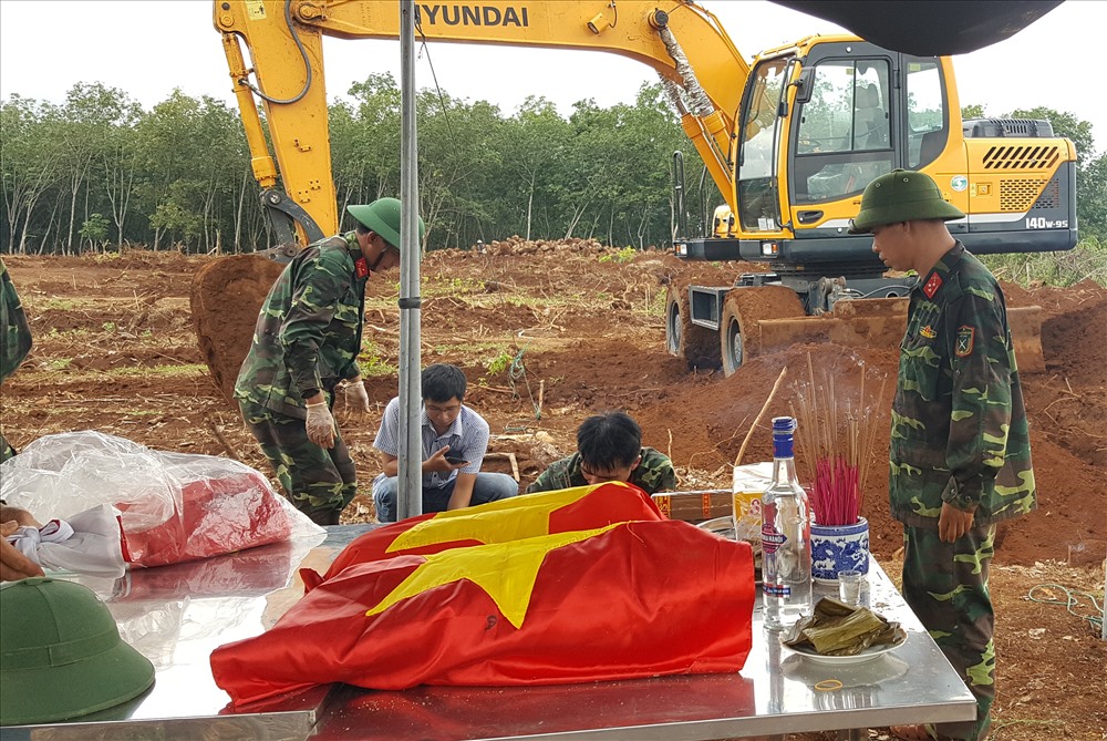 11 hài cốt được tìm thấy sẽ được đưa về nhà quản trang tại Nghĩa trang liệt sĩ huyện Gio Linh. Ảnh: Hưng Thơ.