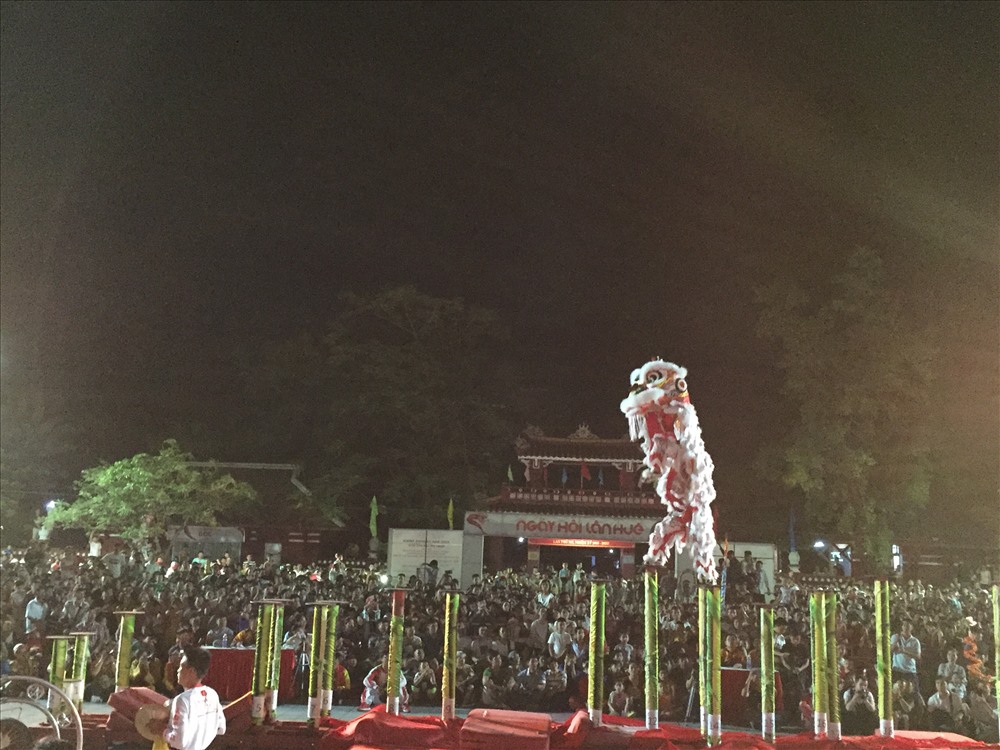 Trong phần thi có nội dung Mai Hoa Thung là một trong những bộ môn khó nhất của nghệ thuật Lân Sư Rồng và thường được sử dụng trong các kì thi quốc tế.