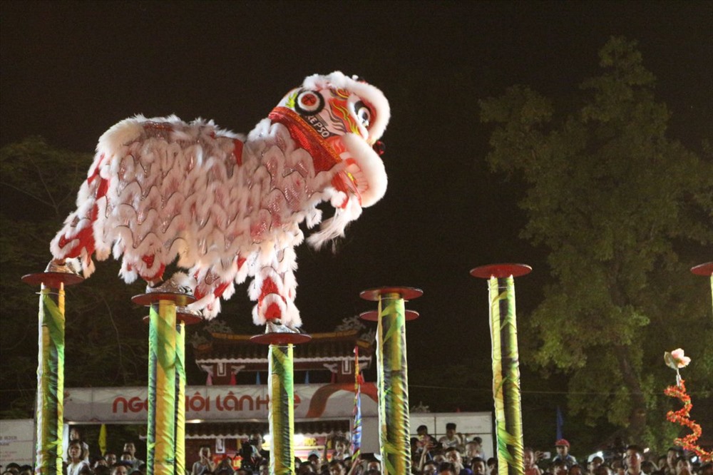 Ngày hội Lân Huế là dịp để các đội Lân khoe tài và sở trường của mình, vừa tạo ra một sân chơi lành mạnh, bổ ích cho giới trẻ, giữ gìn những nét đẹp truyền thống vừa tạo ra không khí rộn ràng của mùa Tết Trung Thu giữa lòng cố đô.