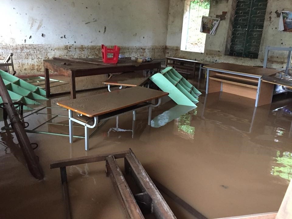  Nước lũ tràn vào tầng 1 của Trường THCS Bán trú Nà Ớt (Sơn La). Ảnh: FB giáo viên
