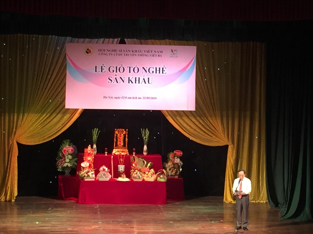 NSND Lê Tiến Thọ, Chủ tịch Hội Nghệ sĩ Sân khấu Việt Nam phát biểu tại buổi lễ.