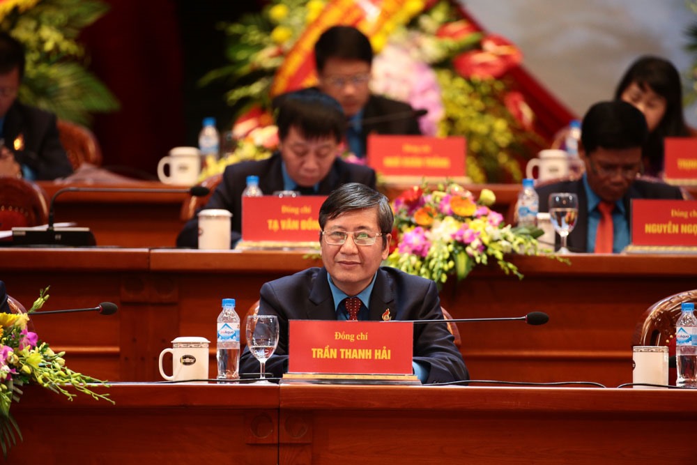 Đoàn Chủ tịch Tổng Liên đoàn Lao động Việt Nam khóa XI lắng nghe tham luận của các đại biểu. Ảnh: Hải Nguyễn.