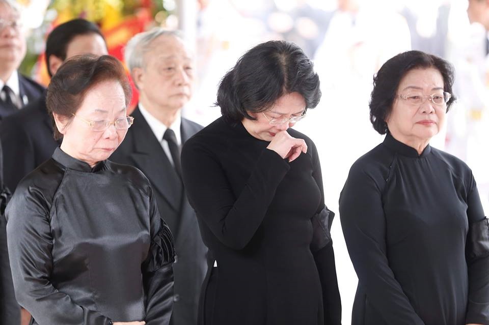 Quyền Chủ tịch Nước Đặng Thị Ngọc Thịnh tại lễ tang.