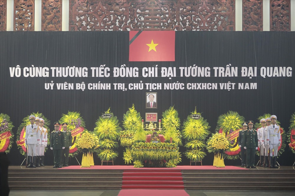 Sáng 27.9, Lễ truy điệu đồng chí Trần Đại Quang, Ủy viên Bộ Chính trị, Chủ tịch Nước Cộng hòa Xã hội chủ nghĩa Việt Nam được tổ chức vào 7h30 phút, tại Nhà tang lễ Quốc gia (số 5 Trần Thánh Tông, Hà Nội). Ảnh: Đăng Huỳnh