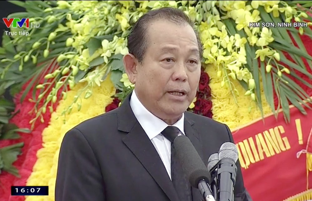 Đồng chí Trương Hòa Bình - Ủy viên Bộ Chính trị, Phó Thủ tướng Thường trực Chính phủ, Trưởng ban tổ chức Lễ tang phát biểu cảm ơn.