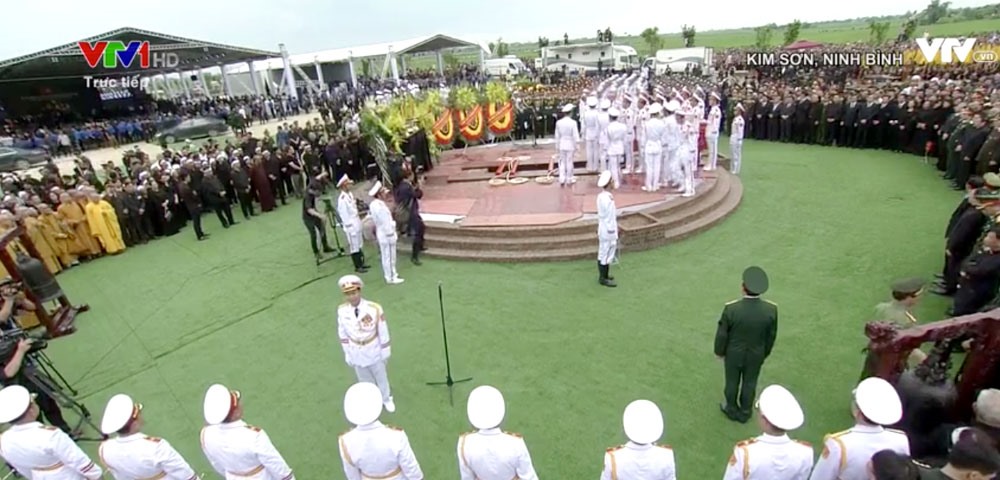 Lễ an táng Chủ tịch Nước Trần Đại Quang bắt đầu. Ảnh: VTV.