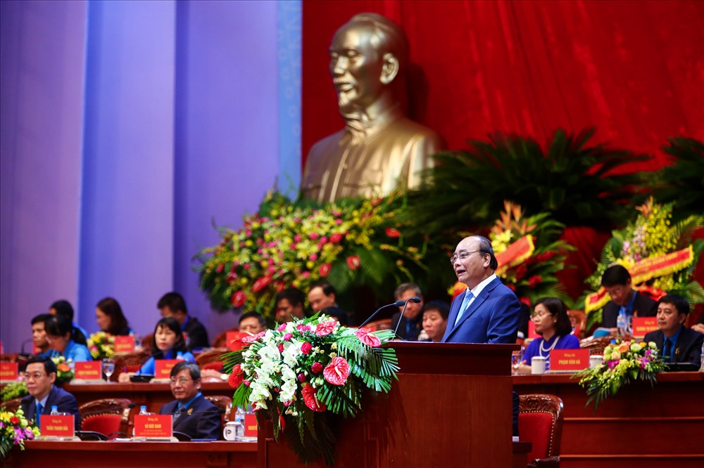 Đồng chí Nguyễn Xuân Phúc - Uỷ viên Bộ Chính trị, Thủ tướng Chính phủ phát biểu tại đại hội. Ảnh: Sơn Tùng.

