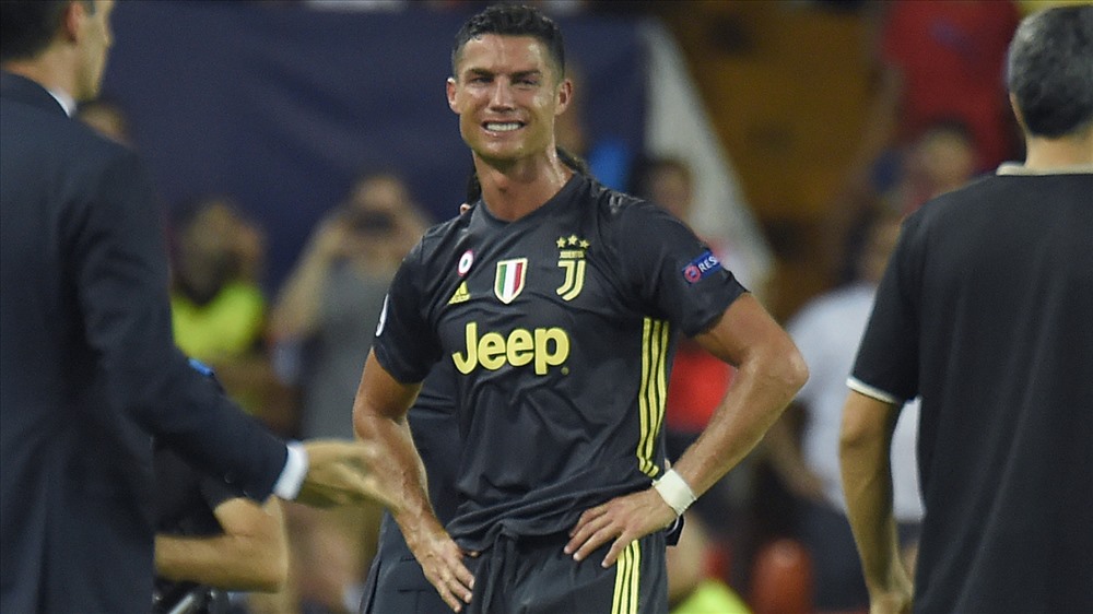 Những giọt nước mắt cay đắng của Ronaldo.