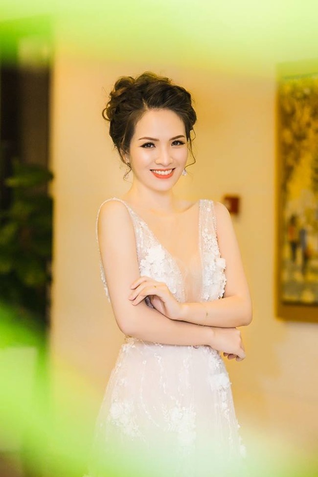 Đan Lê thủ vai Diễm My, vợ Phan Hải (Việt Anh).
