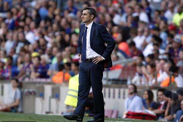 HLV Valverde cần giúp cho Barcelona chơi tốt hơn ở UEFA Champions League trong mùa này. Ảnh: Getty Images.