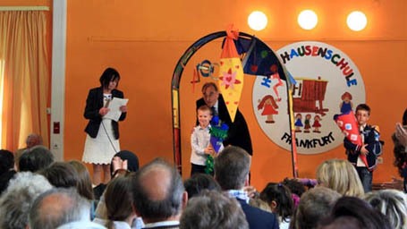 Lễ khai giảng ở Trường Tiểu học Holzhausen (Frankfurt am Main, CHLB Đức). - Ảnh: vietnamnet.vn