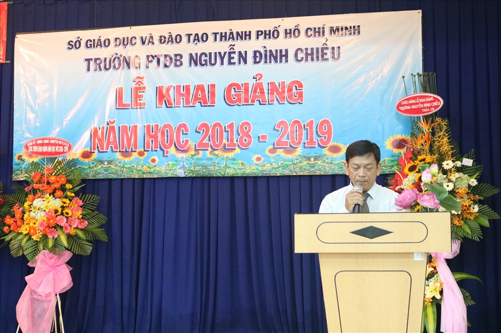 Thầy giáo Nguyễn Văn Tài, Phó Hiệu trưởng trường Phổ thông đặc biệt Nguyễn Đình Chiểu.