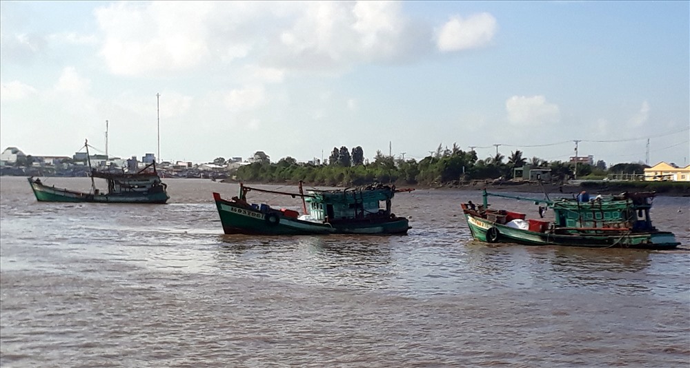 Kêu gọi tàu đánh cá tìm nơi trú trách bão số 1(ảnh Nhật Hồ)