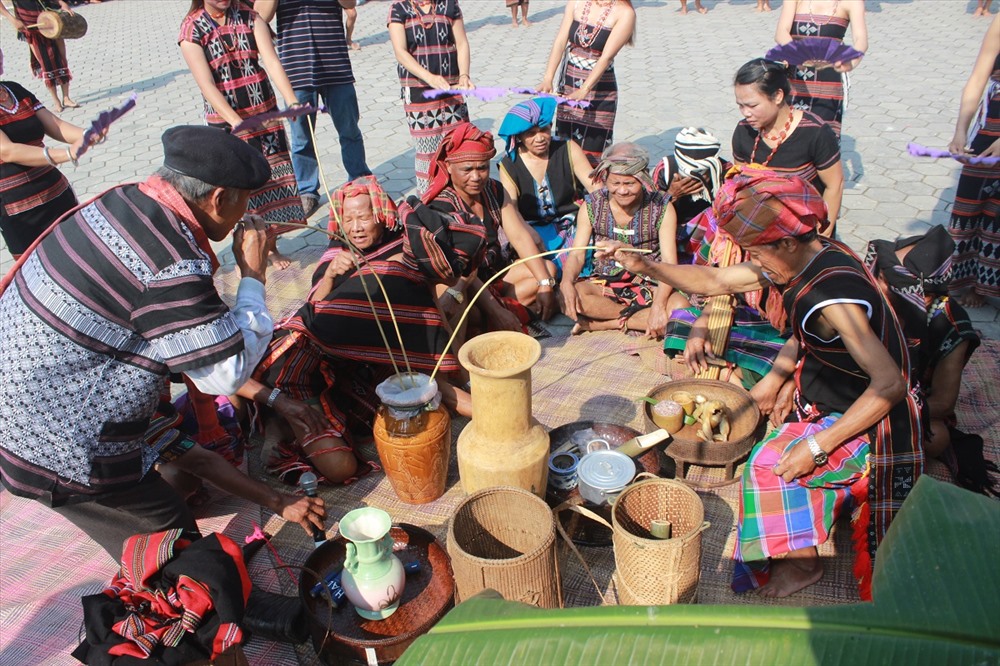 Những hoạt động trong ngày Tết A Za của đồng bào dân tộc Pa Cô, Cơ Tu, còn được gọi là Tết mừng cơm mới. Ảnh VOV