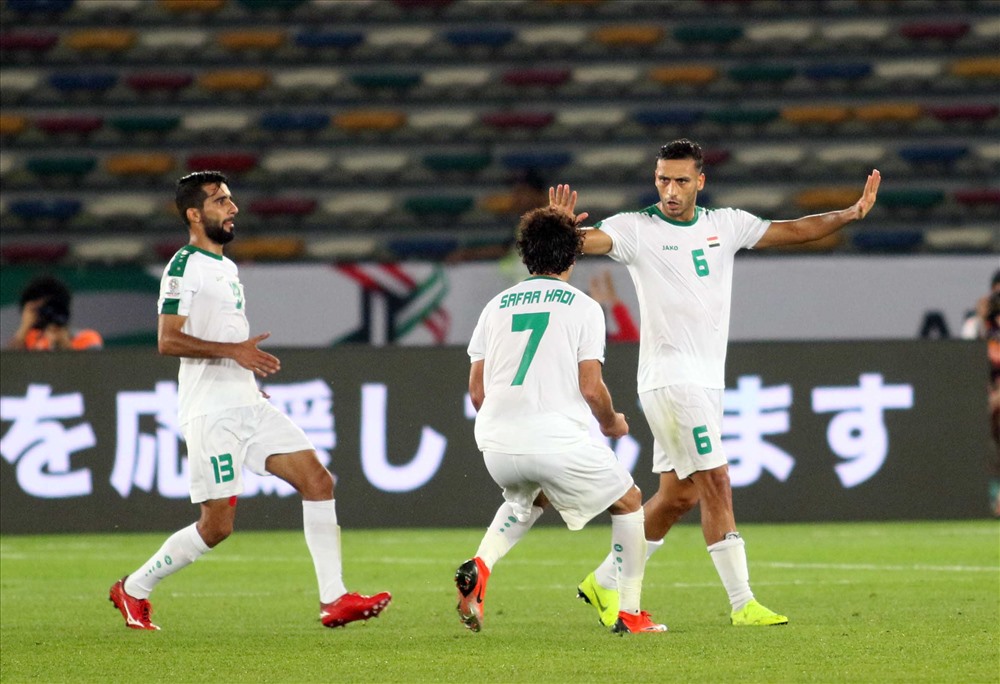 Cầu thủ đang đá ở Serie A là Ali Adnan ghi bàn từ cú sút phạt đẳng cấp phút 90 giúp Iraq vượt qua ĐT Việt Nam 3-2. Ảnh: Hữu Phạm 