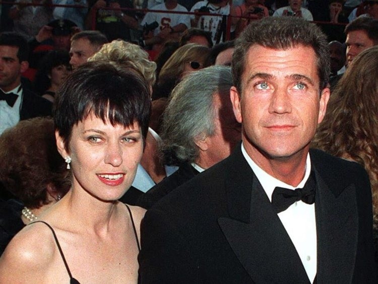 Thỏa thuận gần nửa tỷ USD giữa nam diễn viên Mel Gibson và Robyn Moore vẫn là vụ chia tài sản ly hôn lớn nhất trong lịch sử Hollywood. Số tiền này cũng tương đương một nửa tài sản ròng của nam diễn viên tại thời điểm đó.