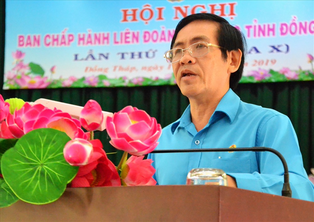 Chủ tịch LĐLĐ Đồng Tháp Trần Hoàng Vũ phát biểu tại hội nghị. Ảnh: Lục Tùng