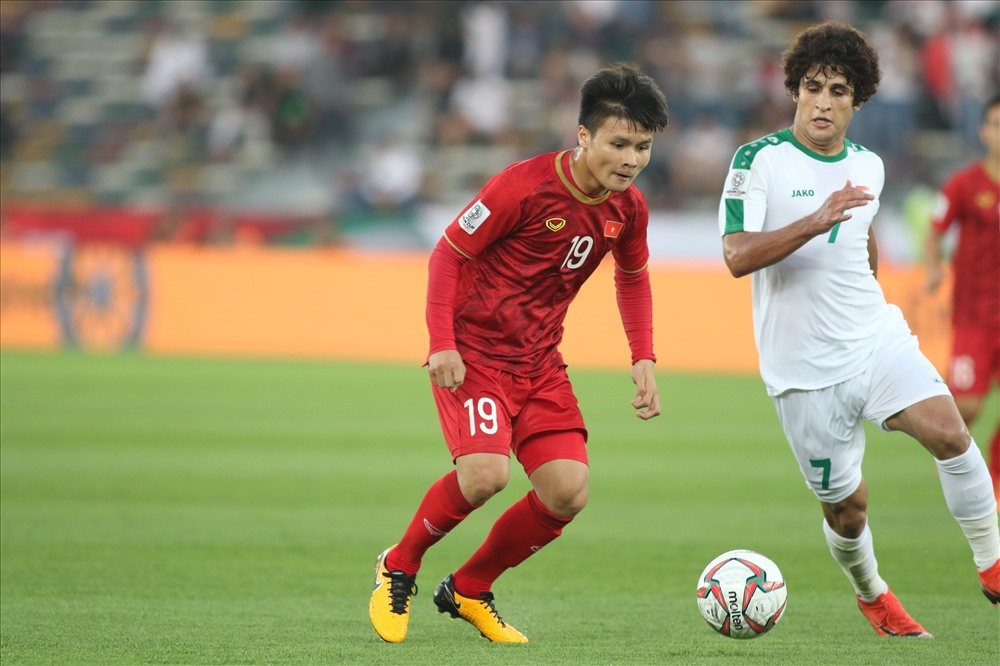 Quang Hải được bầu chọn trong top 10 cầu thủ xuất sắc nhất lượt trận đầu tiên Asian Cup 2019.