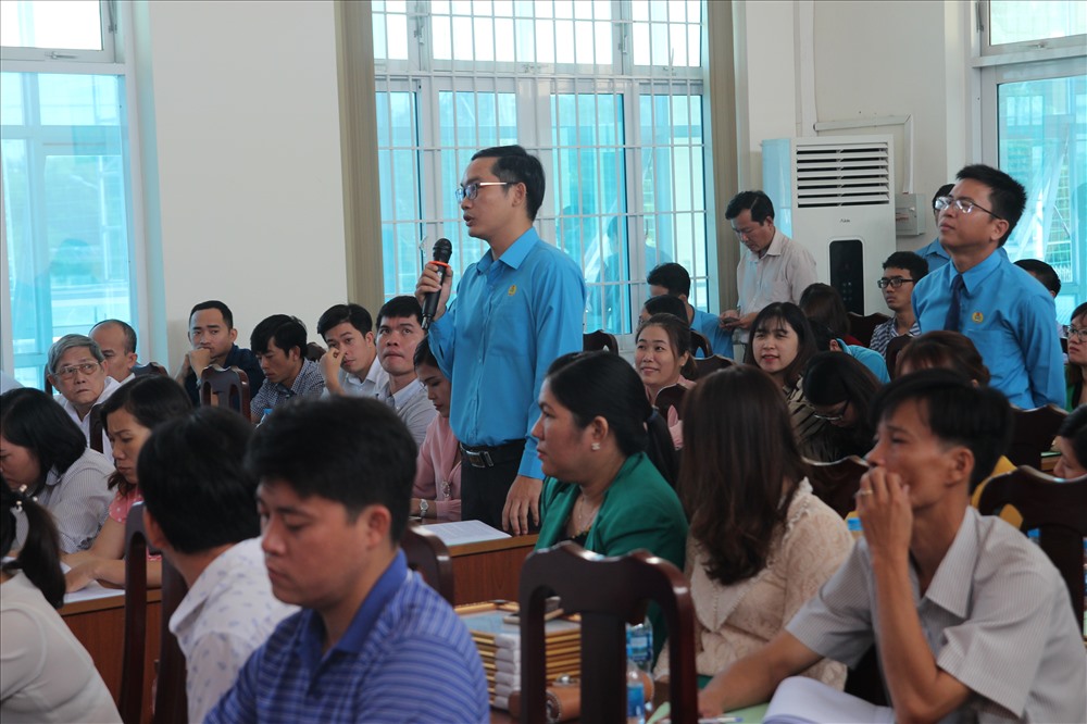 Đại diện Công đoàn KCN Đông Xuyên (TP. Vũng Tàu) tham gia phát biểu ý kiến thảo luận phương hướng, nhiệm vụ trong năm 2019