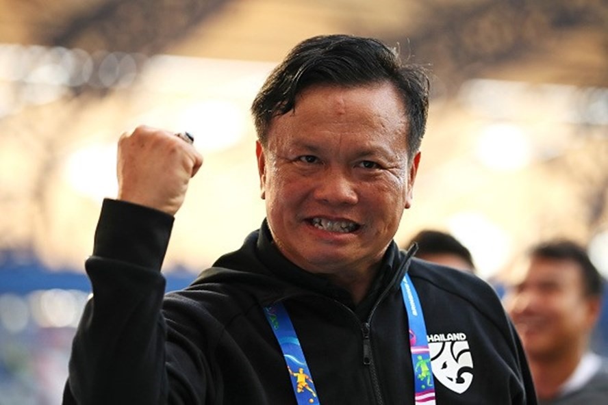HLV Thái Lan quyết tâm giành vé vào vòng 1/8 Asian Cup 2019. Ảnh Getty