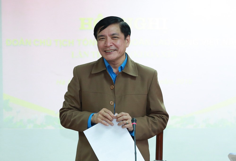 Đồng chí Bùi Văn Cường - Uỷ viên Trung ương Đảng, Chủ tịch Tổng LĐLĐVN phát biểu tại Hội nghị. Ảnh: Hải Nguyễn