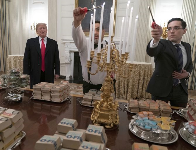 Tổng thống Donald Trump tổ chức bữa tiệc toàn đồ ăn nhanh tại Nhà Trắng. Ảnh: Getty Images