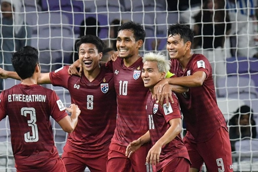Đội tuyển Thái Lan xuất sắc cầm hòa chủ nhà UAE để đi tiếp. Ảnh AFC