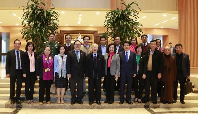 Tổng Bí thư, Chủ tịch Nước Nguyễn Phú Trọng chụp ảnh lưu niệm cùng lãnh đạo TP Hà Nội. Ảnh Thanh Hải