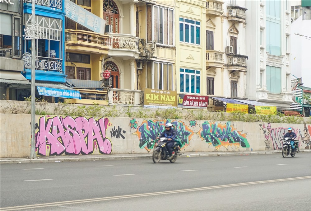 Đa phần các hình vẽ có nội dung khá khó hiểu nhưng cũng có nhiều ý kiến cho rằng, vẽ graffiti này là một hình thức trang trí khá lạ mắt và độc đáo