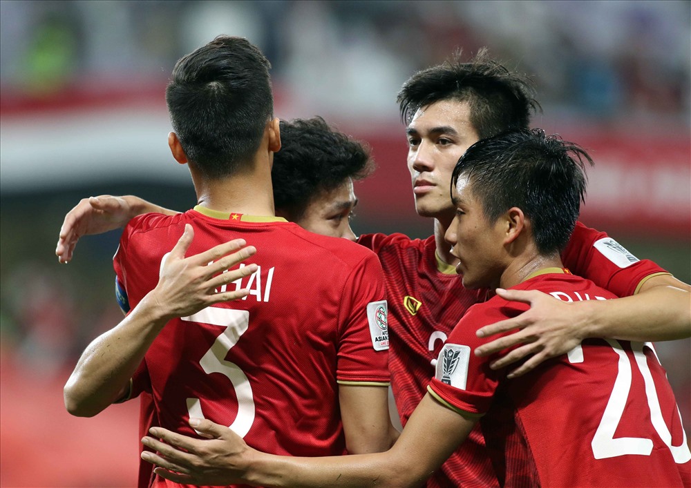 ĐT Việt Nam đã chính thức giành vé vào vòng 1/8 Asian Cup 2019. Ảnh: Hữu Phạm