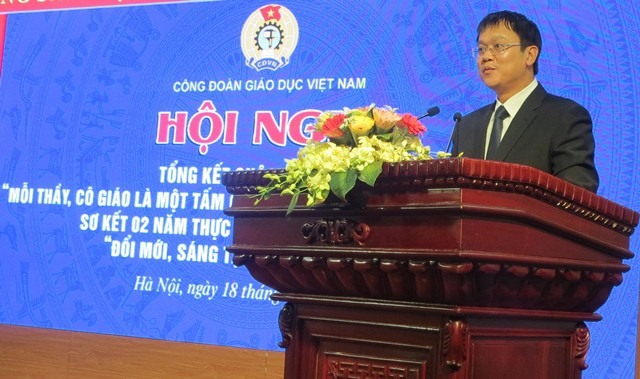 PGS.TS Lê Hà An - Ủy viên Ban cán sự Đảng, Thứ trưởng Bộ GDĐT phát biểu chỉ đạo tại hội nghị. Ảnh: Xuân Trường
