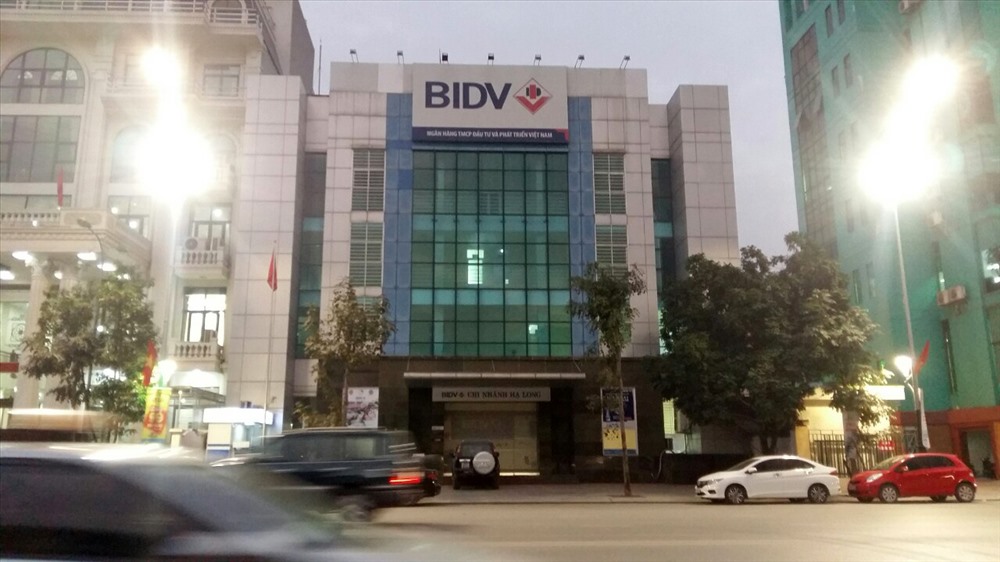 Trụ sở chi nhánh Hạ Long của Ngân hàng BIDV trên đường Trần Hưng Đạo- nơi xảy ra vụ cướp. Ảnh: T.N.D