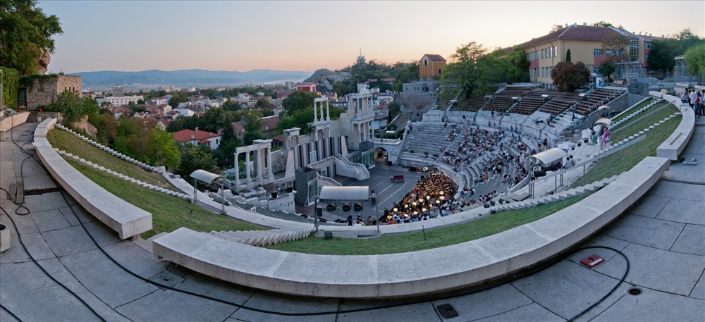 Plovdiv, thành phố lớn thứ 2 ở Bulgaria, sẽ tỏa sáng như một trong 2 thủ đô văn hóa châu Âu cho năm 2019 với hàng loạt lễ hội mùa hè.