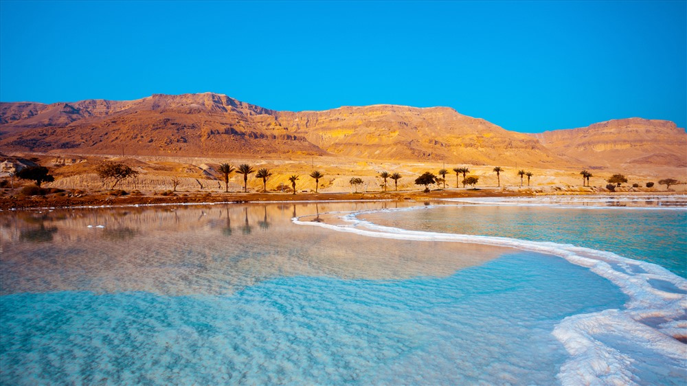 Điểm thấp nhất trên Trái đất là bờ Biển Chết ở Jordan. Nó nằm ở độ cao 1.378ft (420m) dưới mực nước biển.