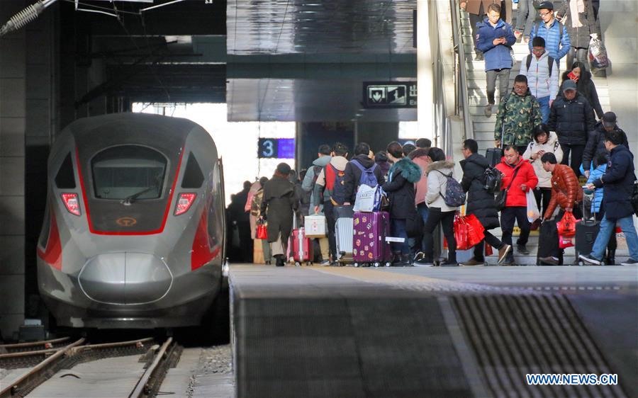 Theo Xinhua, Trung Quốc đã ra mắt 10 tuyến đường sắt mới vào cuối năm 2018, mở rộng chiều dài hoạt động của đường sắt tốc độ cao lên 29.000 km. 