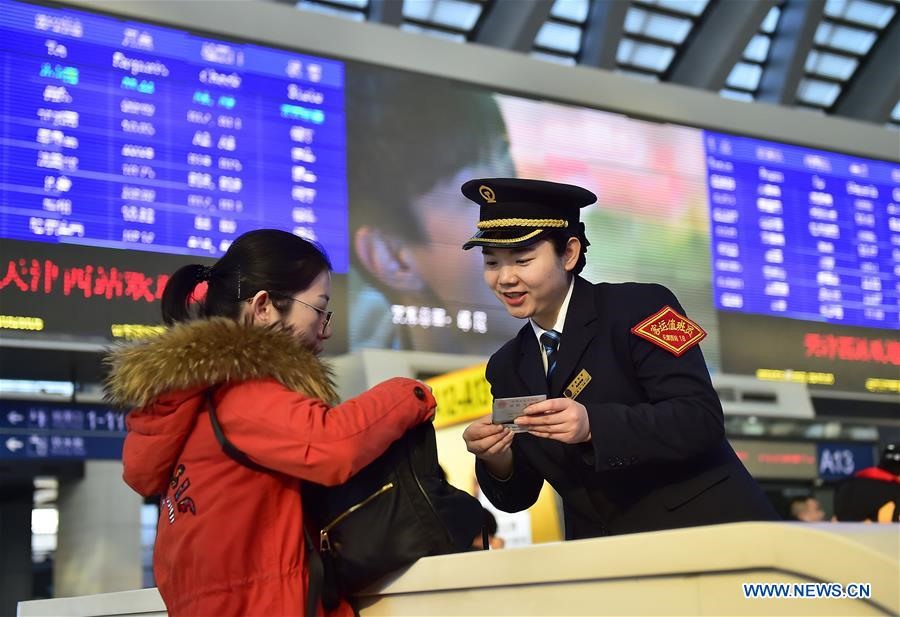 Hệ thống giao thông công cộng của Trung Quốc đã giới thiệu các công nghệ mới để tăng hiệu quả trong thời gian cao điểm du lịch. Ở phía nam tỉnh Quảng Đông của Trung Quốc, một số nhà ga tiên phong với phong cách “du lịch không có vé“.