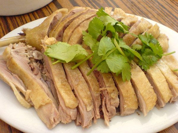 Thịt vịt cũng là biểu tượng cho sự đen đủi. Thường đầu năm hoặc đầu tháng, mọi người kiêng ăn món ăn này trong bữa ăn của gia đình mình.