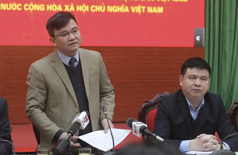 Ông Lê Hữu Mạnh, Phó Chủ tịch UBND huyện Sóc Sơn tại giao ban báo chí chiều 22.1. Ảnh Trần Vương