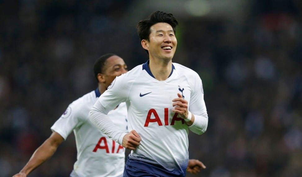 CĐV Tottenham ngóng chờ Son Heung-min trở về. Ảnh Onefootball
