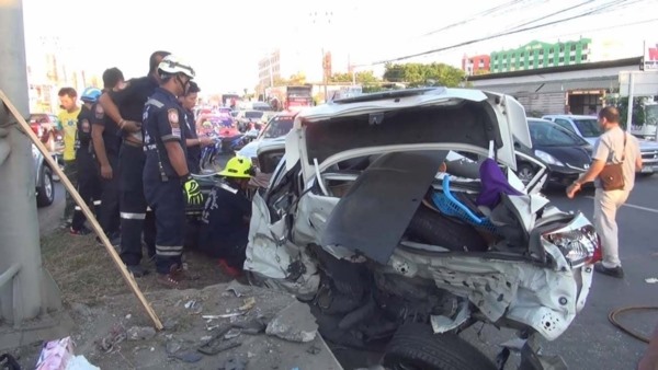 Một vụ tai nạn ở tỉnh Samut Prakan, Thái Lan hồi tháng 4.2017. Ảnh: The Nation