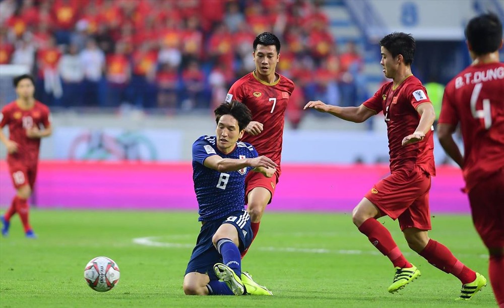 ĐT Việt Nam thua nhưng chơi đầy tự hào trước Nhật Bản. Ảnh: M.T