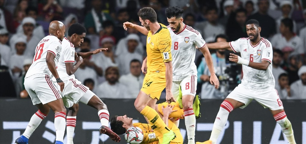ĐKVĐ Australi trở thành cựu vương Asian Cup sau khi tự bắn vào chân mình ở tứ kết trước chủ nhà UAE. Ảnh: AFC