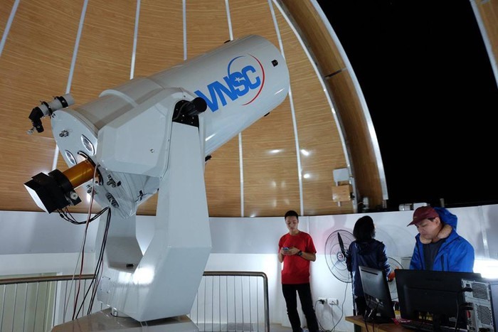 Kính thiên văn được sử dụng tại Đài Thiên văn Hà Nội. Ảnh: VGP